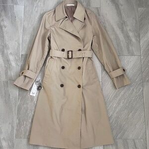 Elegant Uniqlo Taupe Trench Coat